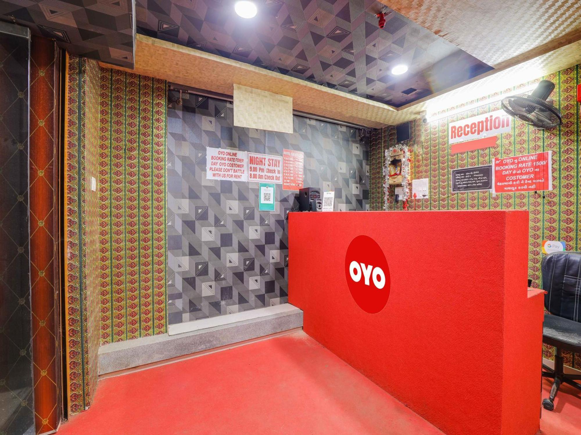 Hotel O Green City Surat Buitenkant foto