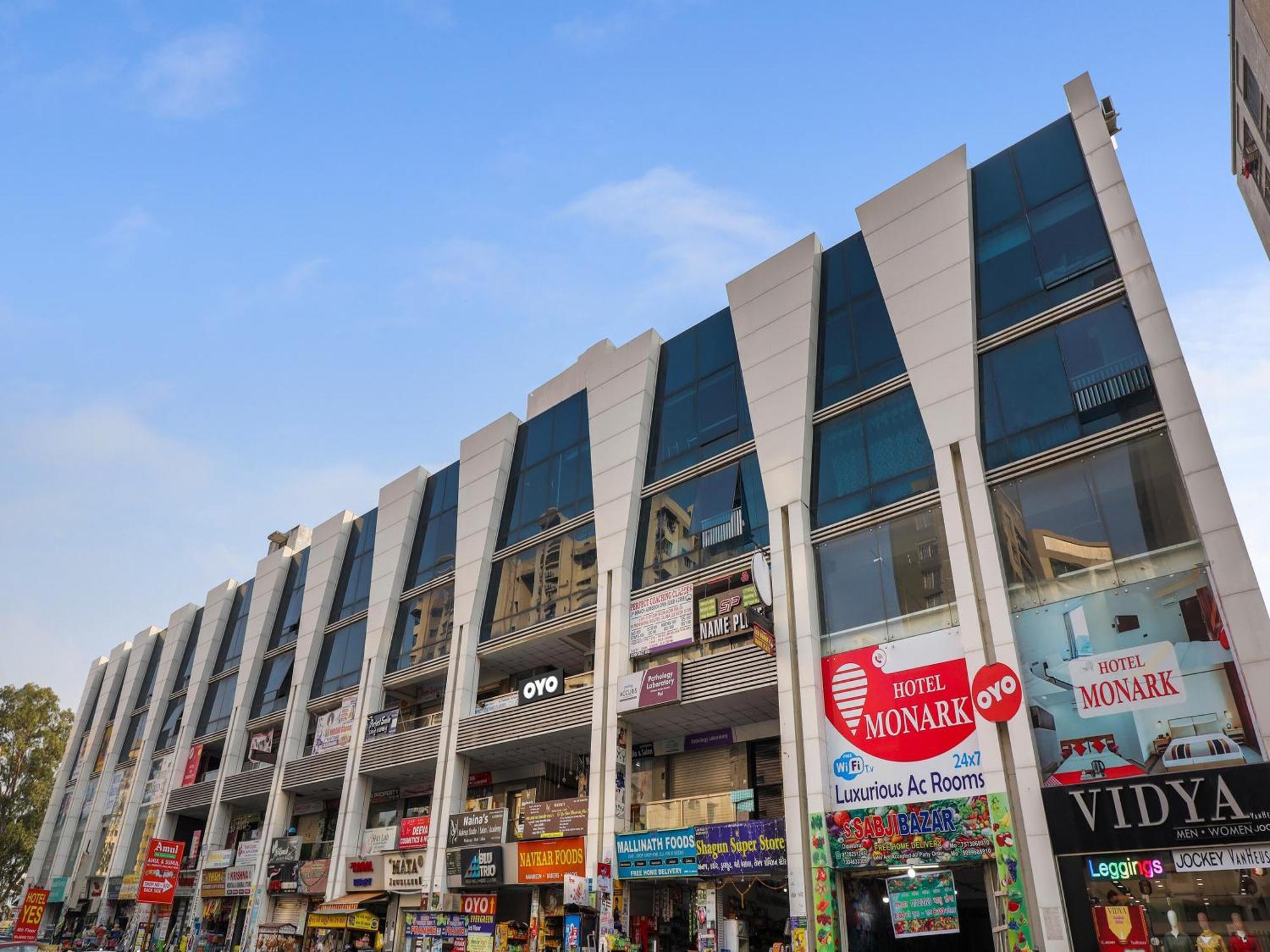 Hotel O Green City Surat Buitenkant foto