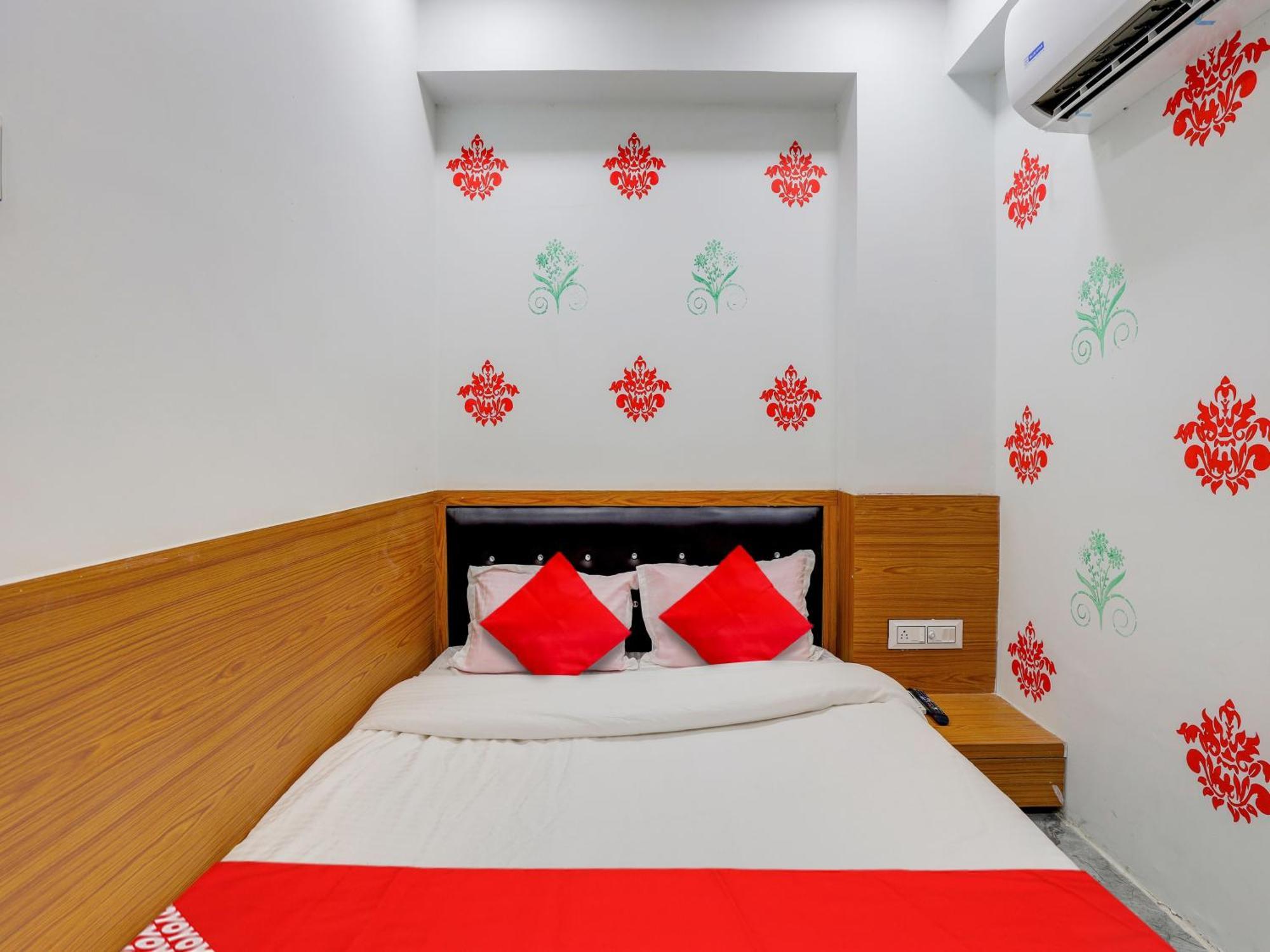 Hotel O Green City Surat Buitenkant foto