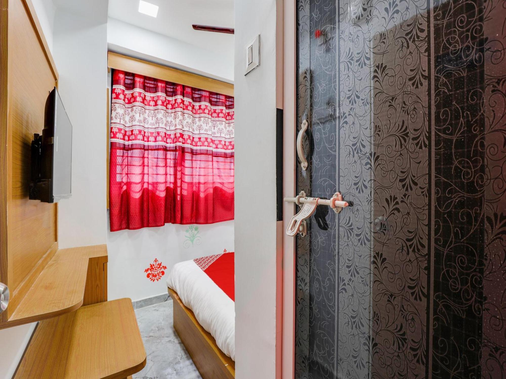 Hotel O Green City Surat Buitenkant foto